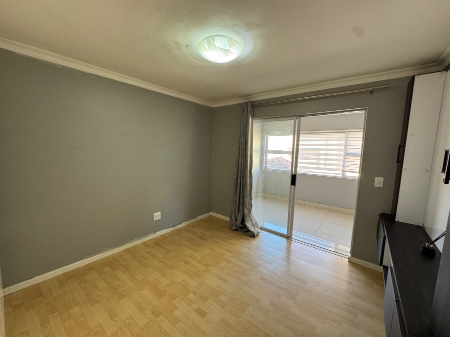 To Let 3 Bedroom Property for Rent in Royal Ascot Western Cape